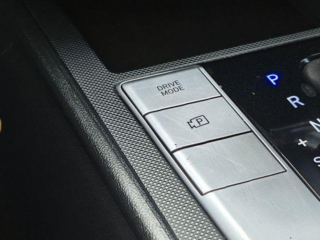 Photo of 2023 Gray Hyundai ELANTRA