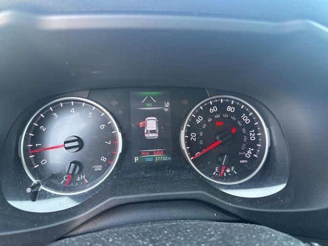 Photo of 2022 White Toyota RAV4