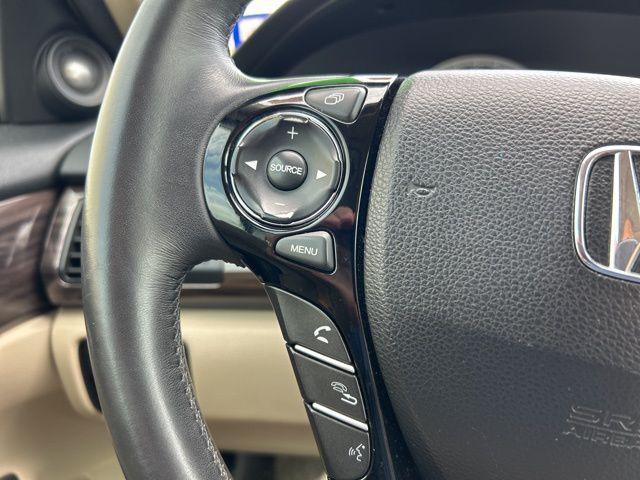 Photo of 2016 White Orchid Pearl Honda Accord