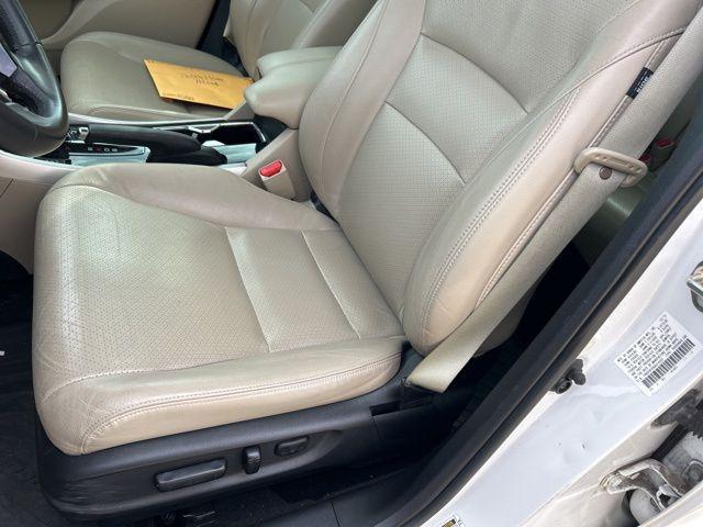Photo of 2016 White Orchid Pearl Honda Accord