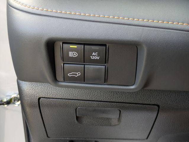 Photo of 2022 Cement Toyota Highlander Hybrid