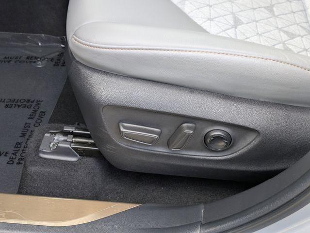 Photo of 2022 Cement Toyota Highlander Hybrid
