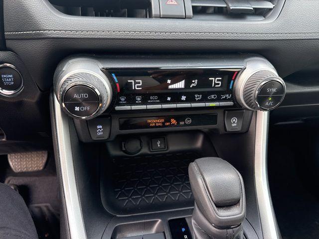 Photo of 2022 White Toyota RAV4