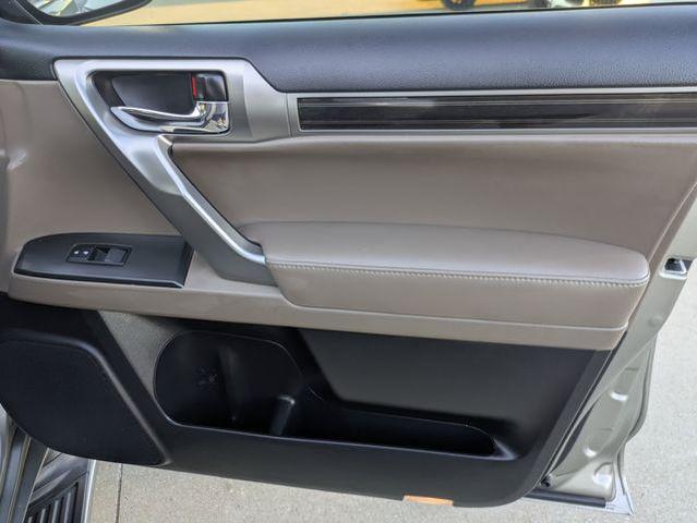 Photo of 2023 Atomic Silver Lexus GX 460