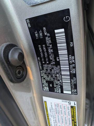 Photo of 2023 Atomic Silver Lexus GX 460