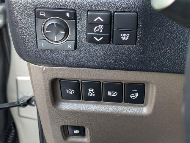 Photo of 2023 Atomic Silver Lexus GX 460