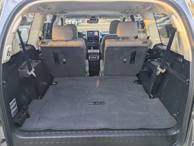 Photo of 2023 Atomic Silver Lexus GX 460