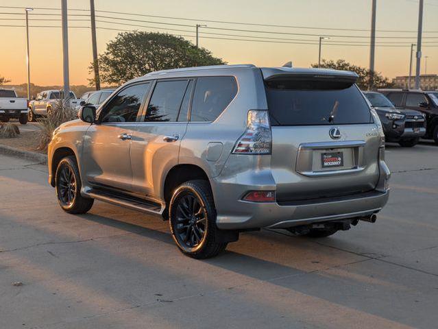Photo of 2023 Atomic Silver Lexus GX 460