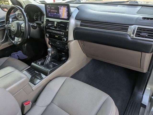 Photo of 2023 Atomic Silver Lexus GX 460