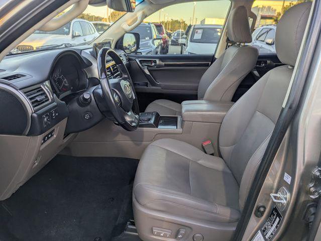 Photo of 2023 Atomic Silver Lexus GX 460