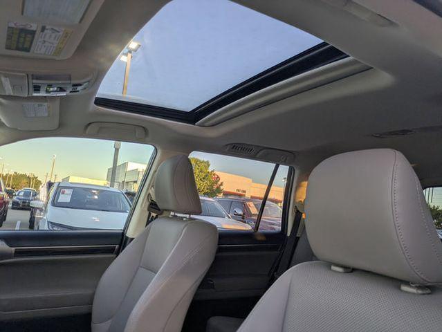 Photo of 2023 Atomic Silver Lexus GX 460