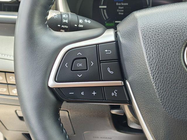 Photo of 2024 Moon Dust Toyota Highlander Hybrid