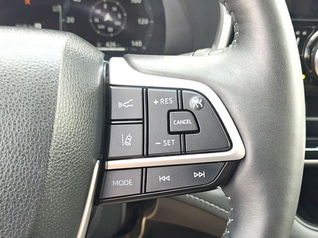 Photo of 2024 Moon Dust Toyota Highlander Hybrid