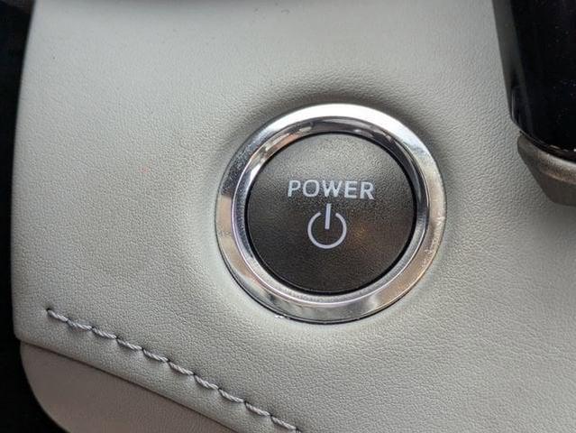 Photo of 2023 Celestial Silver Toyota Highlander Hybrid
