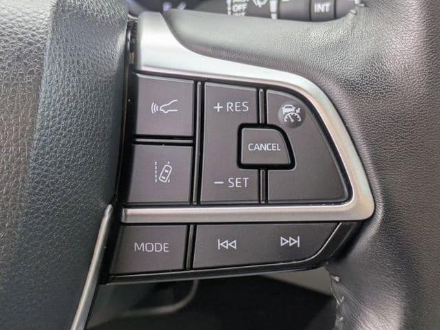 Photo of 2023 Celestial Silver Toyota Highlander Hybrid