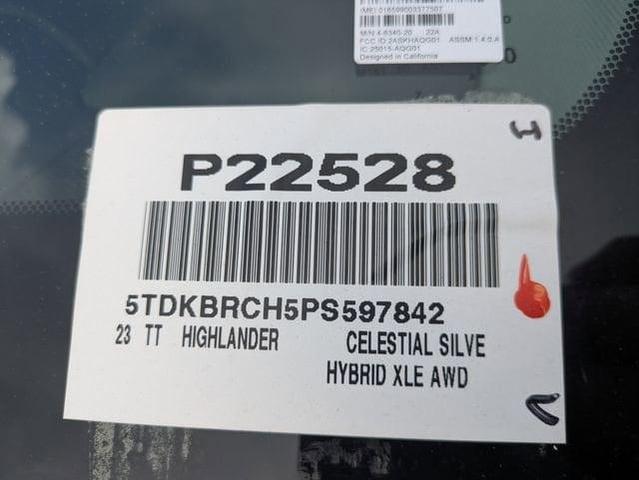Photo of 2023 Celestial Silver Toyota Highlander Hybrid
