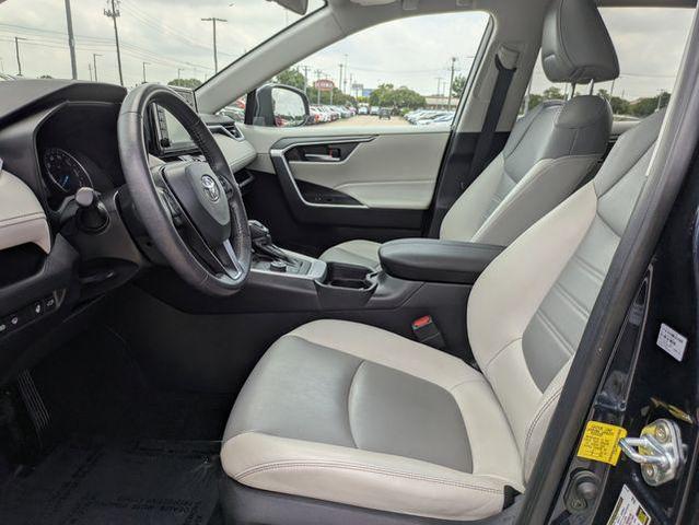 Photo of 2021 Blue Toyota RAV4 Hybrid