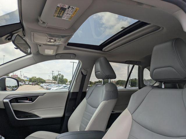 Photo of 2021 Blue Toyota RAV4 Hybrid