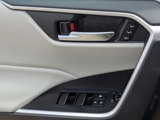 Photo of 2021 Blue Toyota RAV4 Hybrid
