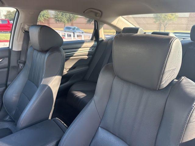Photo of 2022 Platinum White Pearl Honda Accord