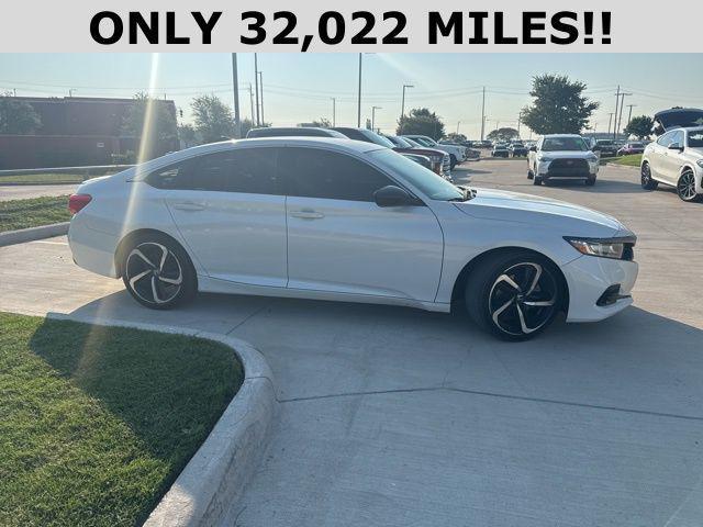 Photo of 2022 Platinum White Pearl Honda Accord
