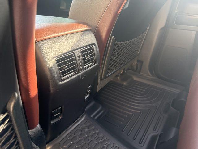 Photo of 2016 Midnight Black Metallic Toyota 4Runner