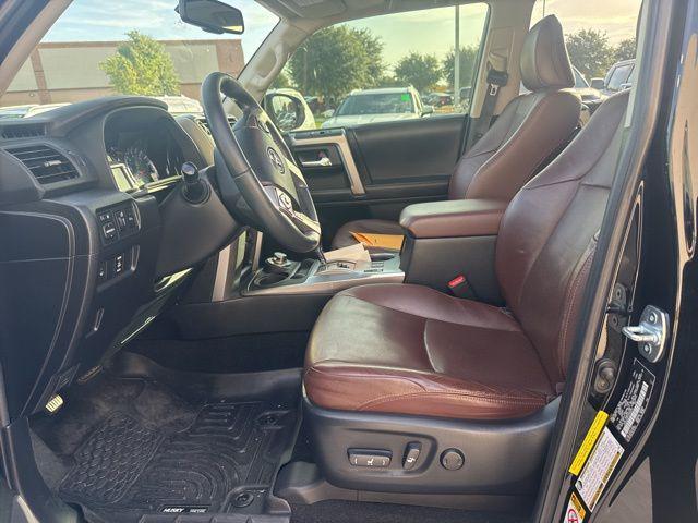 Photo of 2016 Midnight Black Metallic Toyota 4Runner