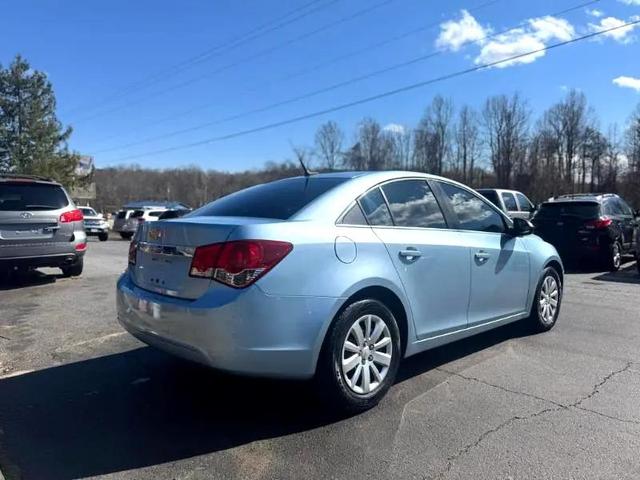 Photo of 2011 Blue Chevrolet Cruze