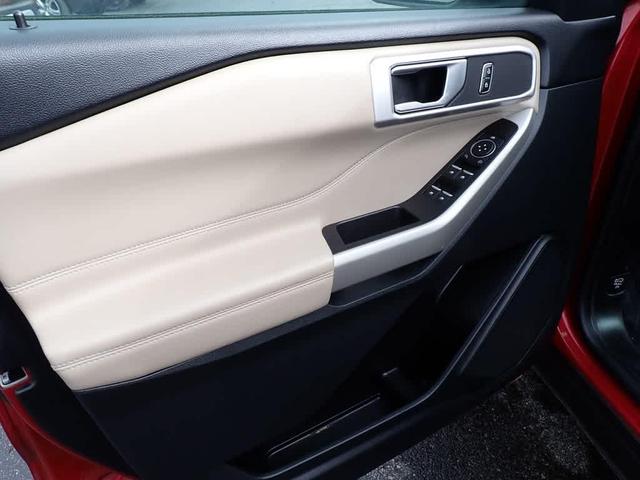 Photo of 2021 Rapid Red Metallic Tinted Clearcoat Ford Explorer