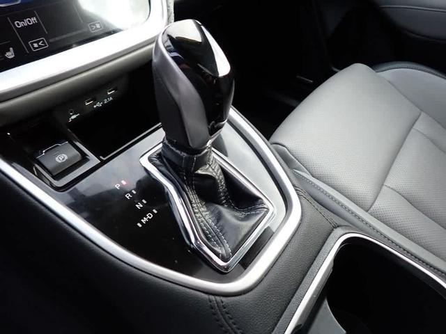 Photo of 2022 Ice Silver Metallic Subaru Outback