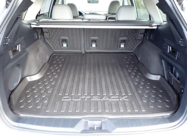 Photo of 2022 Ice Silver Metallic Subaru Outback