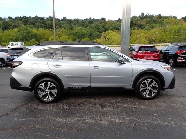 Photo of 2022 Ice Silver Metallic Subaru Outback