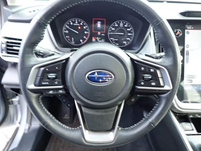 Photo of 2022 Ice Silver Metallic Subaru Outback