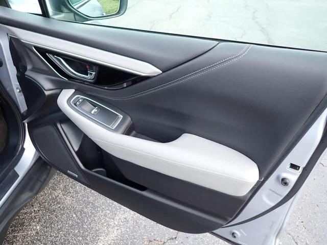 Photo of 2022 Ice Silver Metallic Subaru Outback