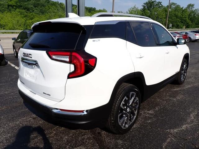 Photo of 2022 Summit White GMC Terrain