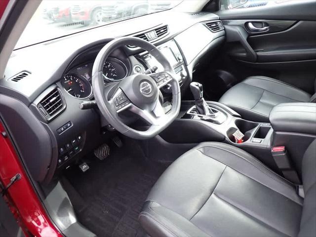 Photo of 2018 Scarlet Ember Nissan Rogue