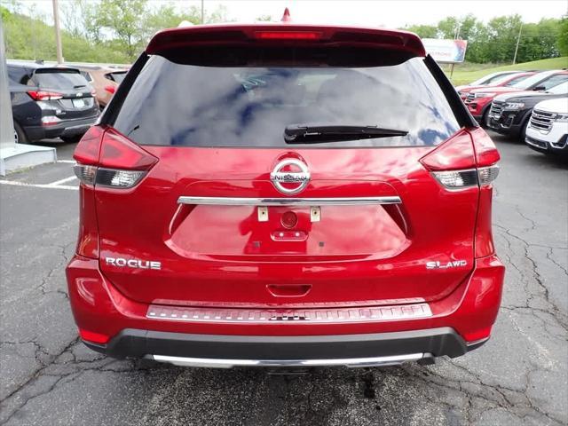 Photo of 2018 Scarlet Ember Nissan Rogue