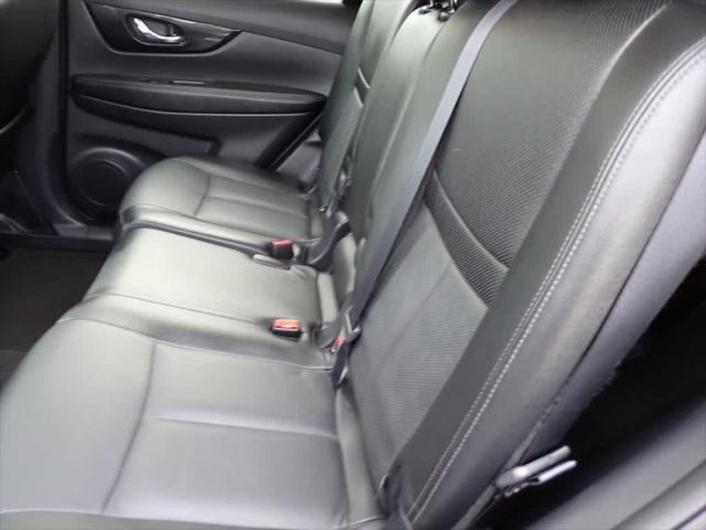 Photo of 2018 Scarlet Ember Nissan Rogue