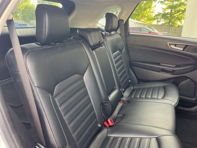 Photo of 2023 Oxford White Ford Edge
