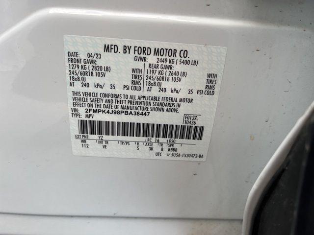 Photo of 2023 Oxford White Ford Edge