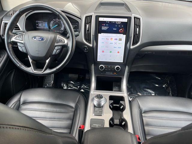 Photo of 2023 Oxford White Ford Edge