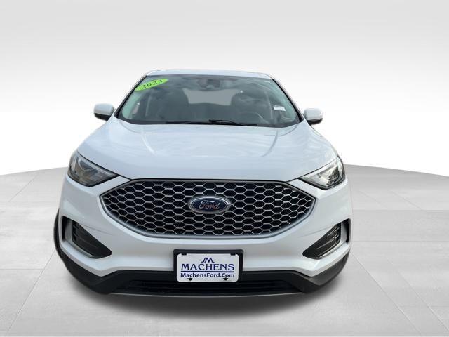 Photo of 2023 Oxford White Ford Edge