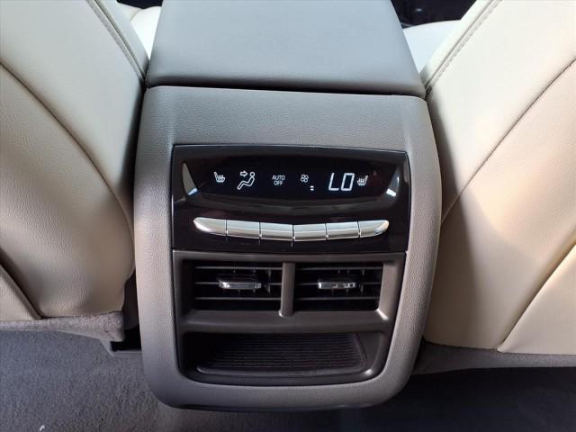 Photo of 2025 Crystal White Tricoat Cadillac XT5