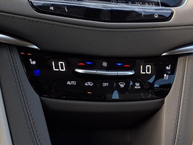 Photo of 2025 Crystal White Tricoat Cadillac XT5