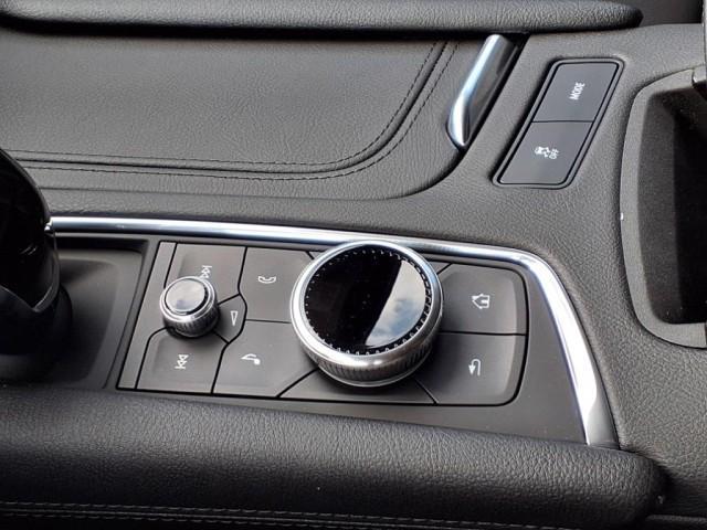 Photo of 2025 Crystal White Tricoat G1w Cadillac XT6