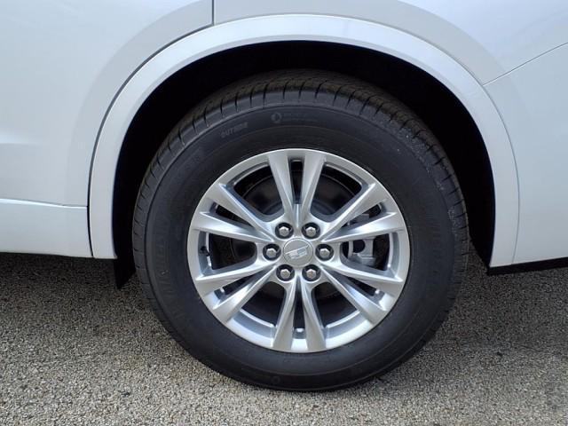 Photo of 2025 Crystal White Tricoat G1w Cadillac XT6