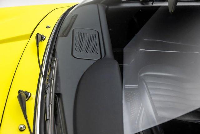 Photo of 1971 Light Yellow Porsche 911