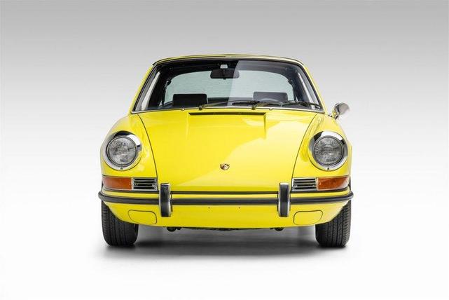 Photo of 1971 Light Yellow Porsche 911