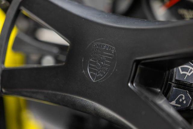 Photo of 1971 Light Yellow Porsche 911