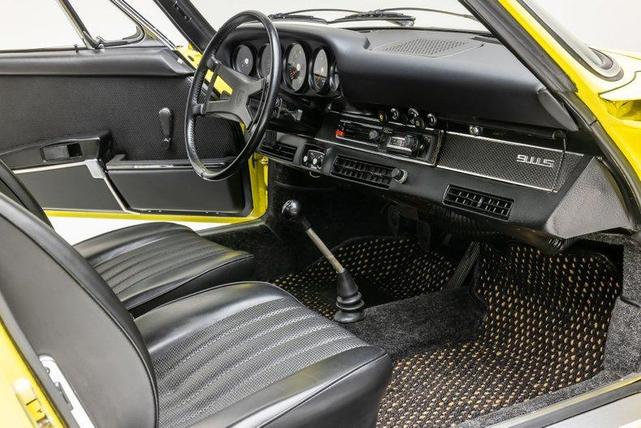Photo of 1971 Light Yellow Porsche 911